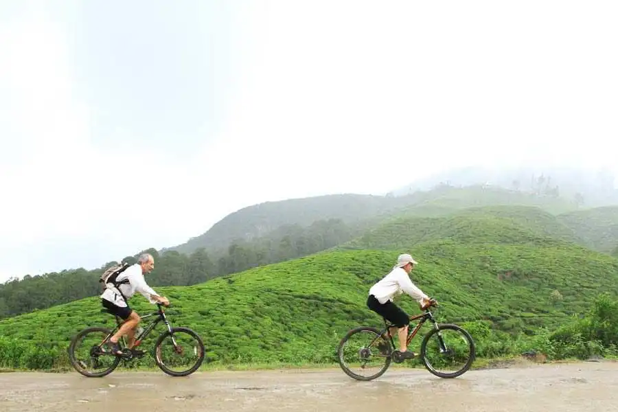 sri-lankan highlights-on-two-wheels-fixed-departure (10)