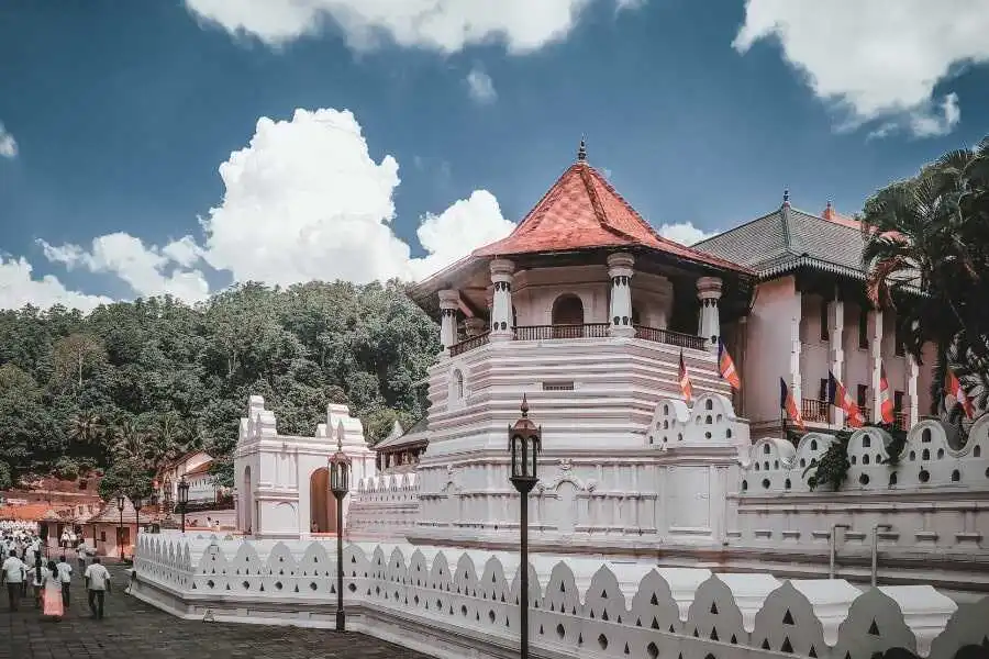 temple of tooth relic at kandy sri lanka experiential journey