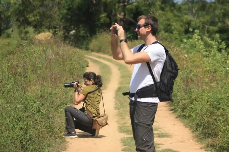 a couple experiencing photography at yala in sri lanka experiential journey